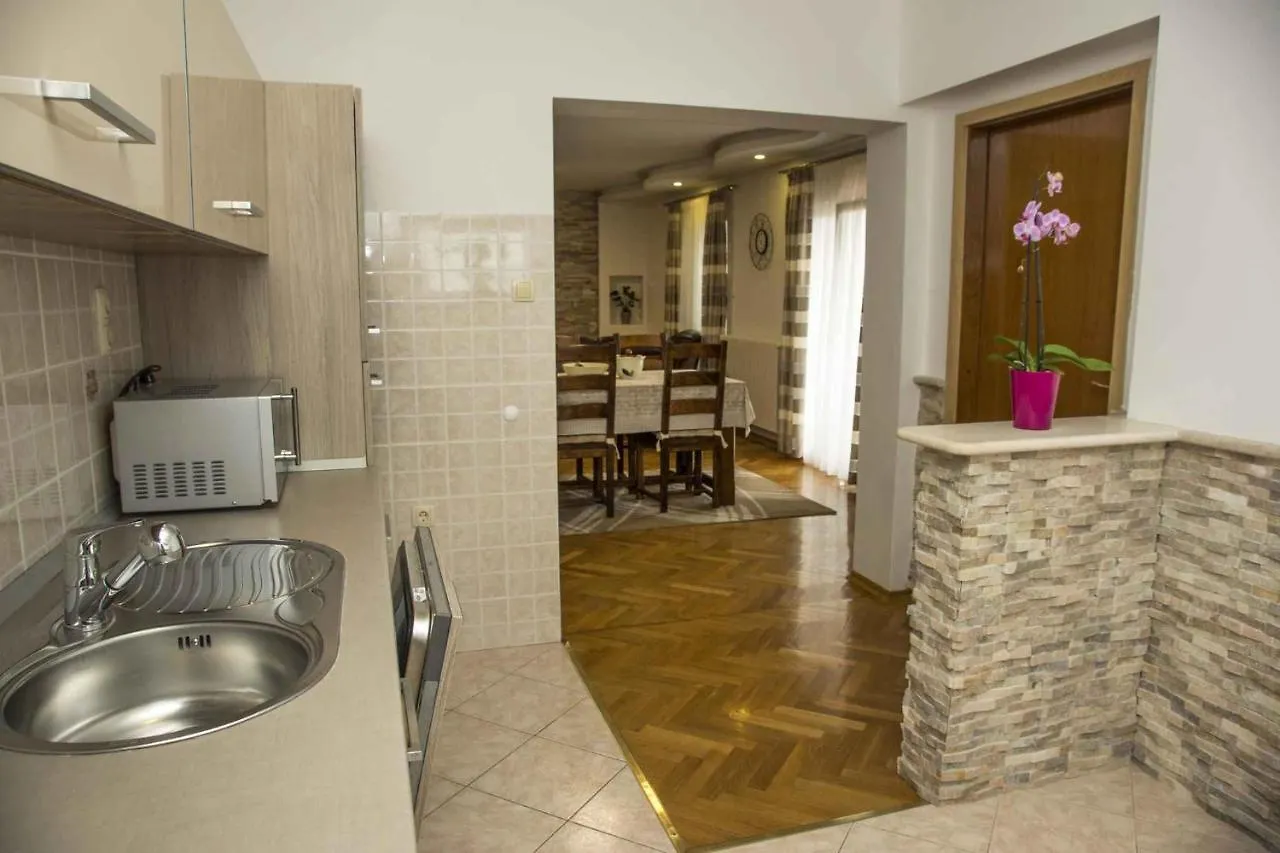 Apartment In Novi Vinodolski 15346