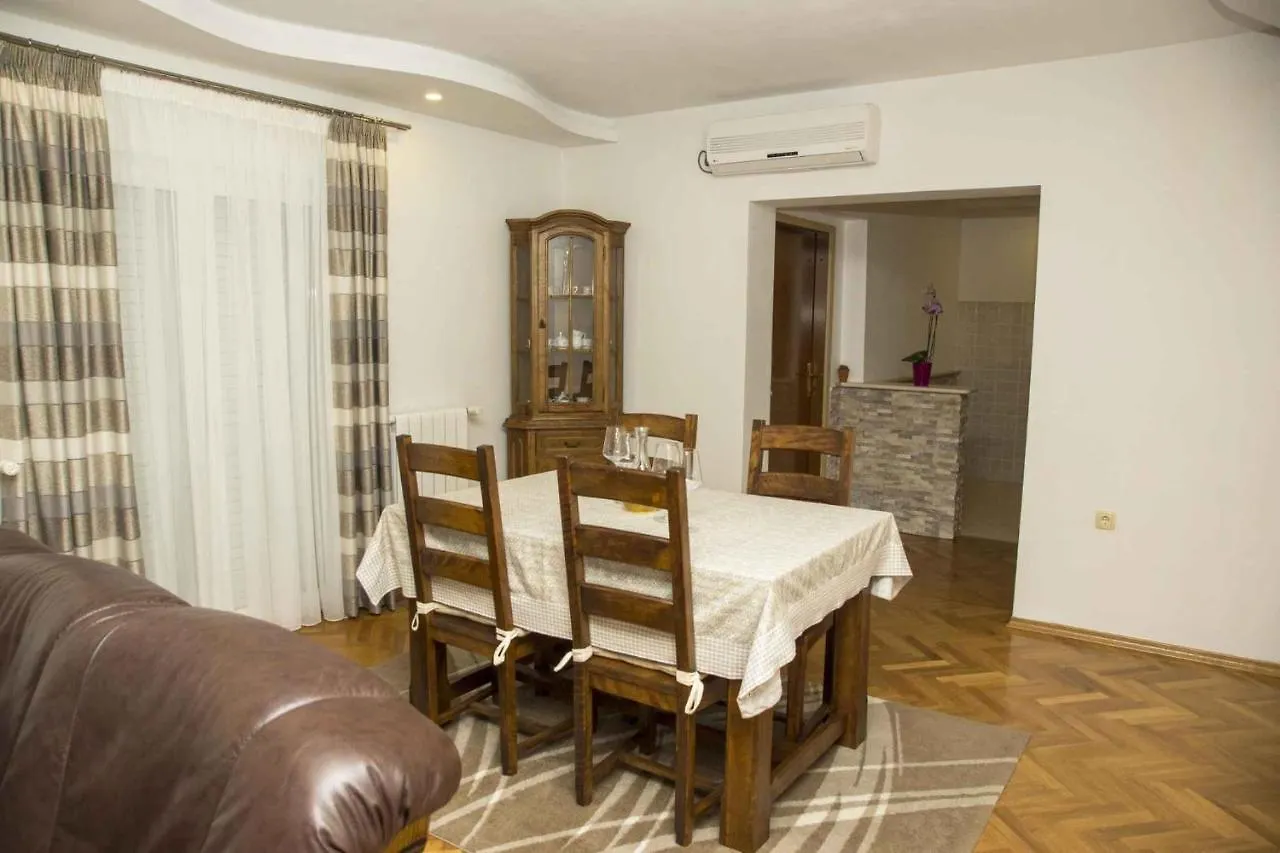 Apartment In Novi Vinodolski 15346
