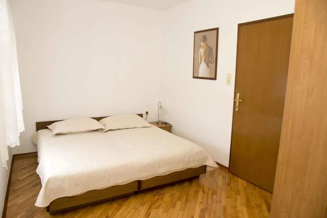 Apartment In Novi Vinodolski 15346
