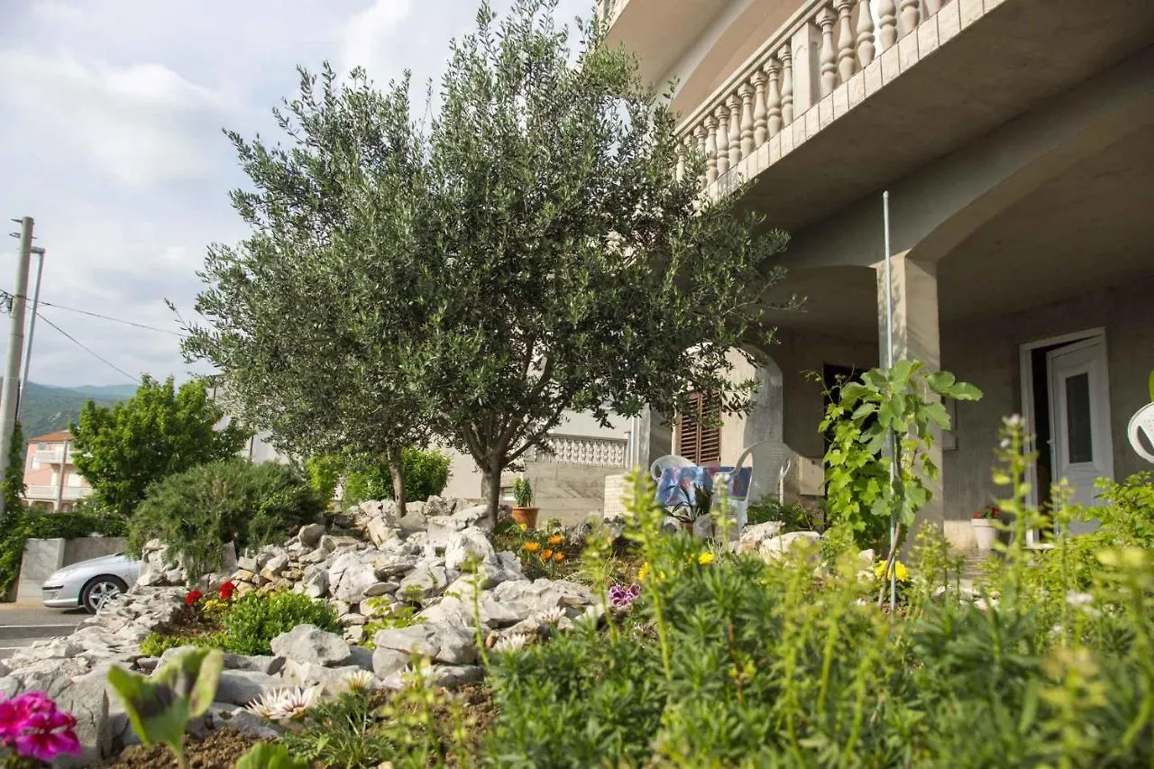 Apartment In Novi Vinodolski 15346