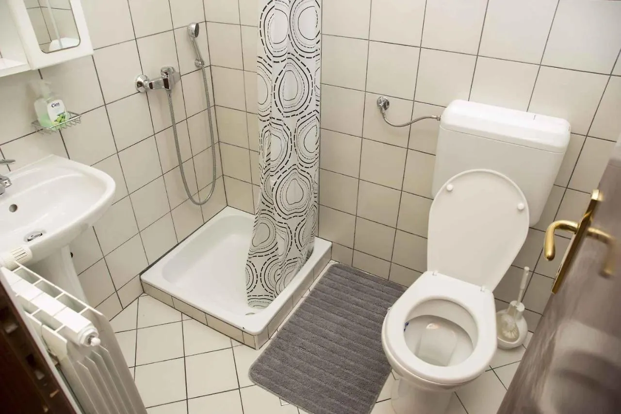 Apartment In Novi Vinodolski 15346